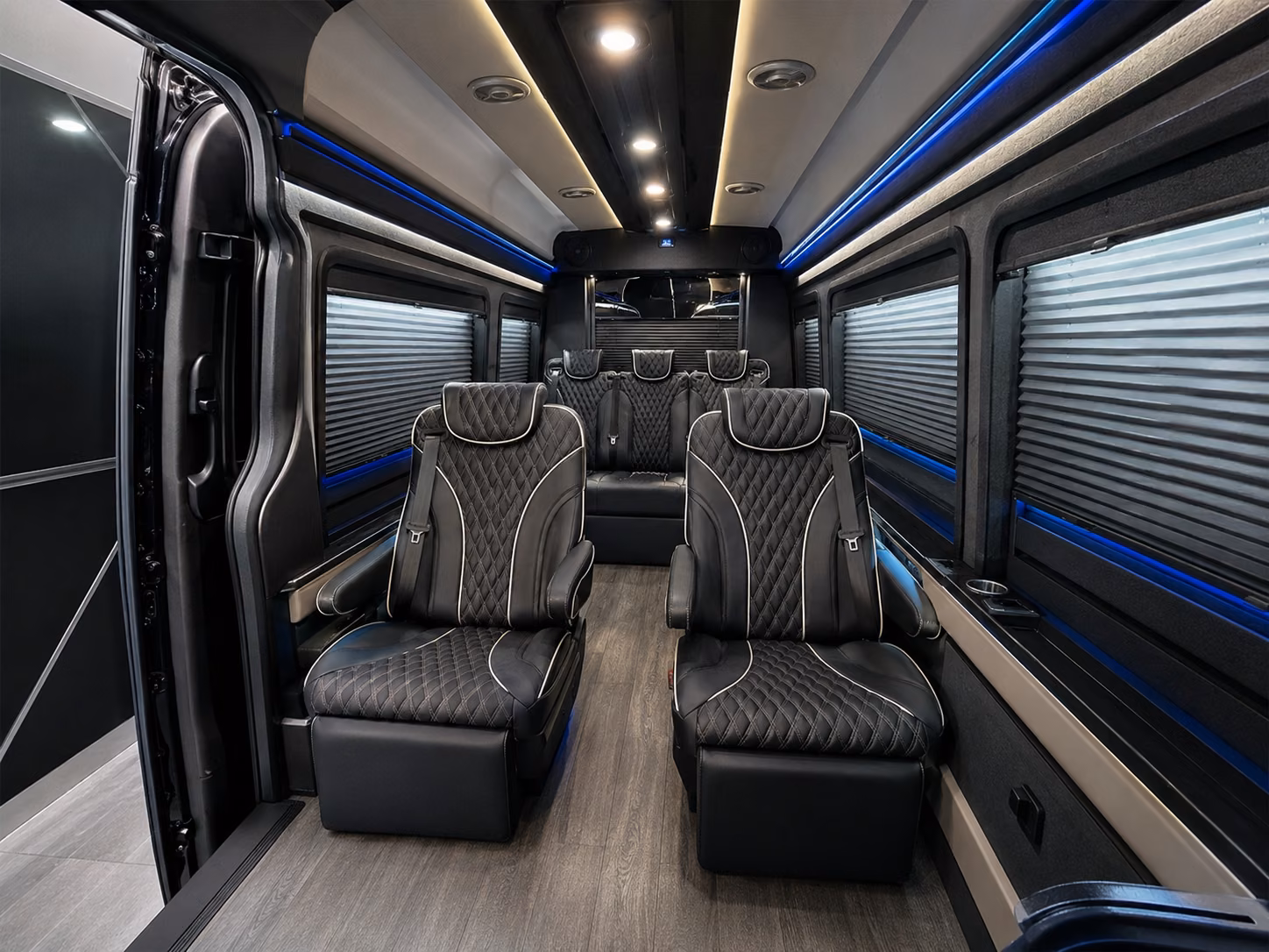 airport shuttle buses for chandler hotel guests and convention travelers