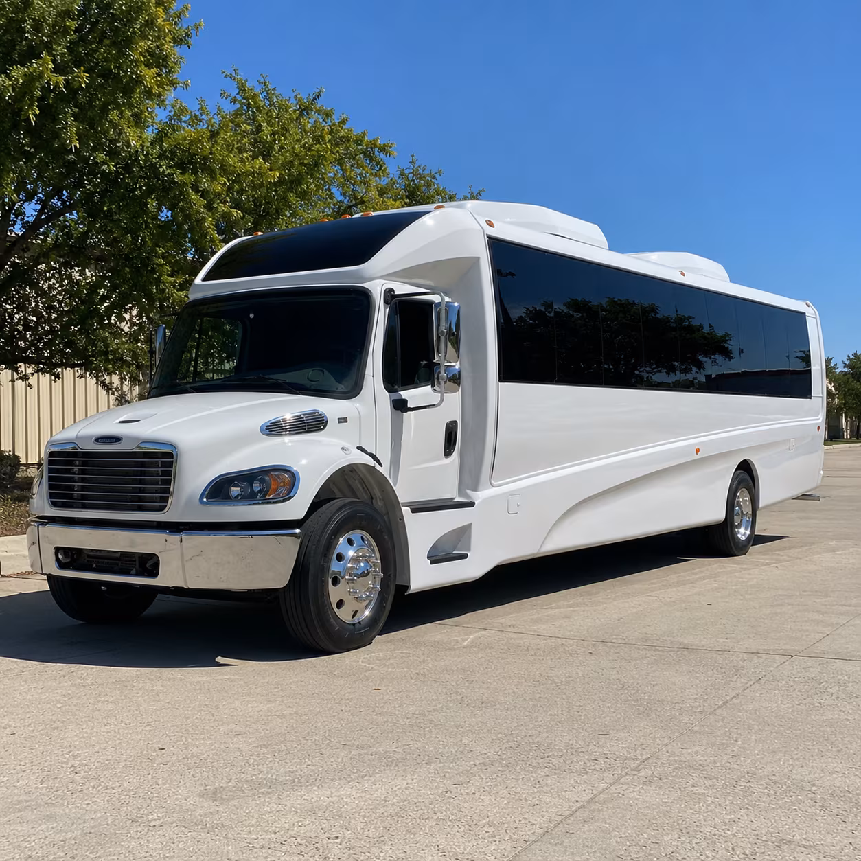 chandler 18 passenger minibus