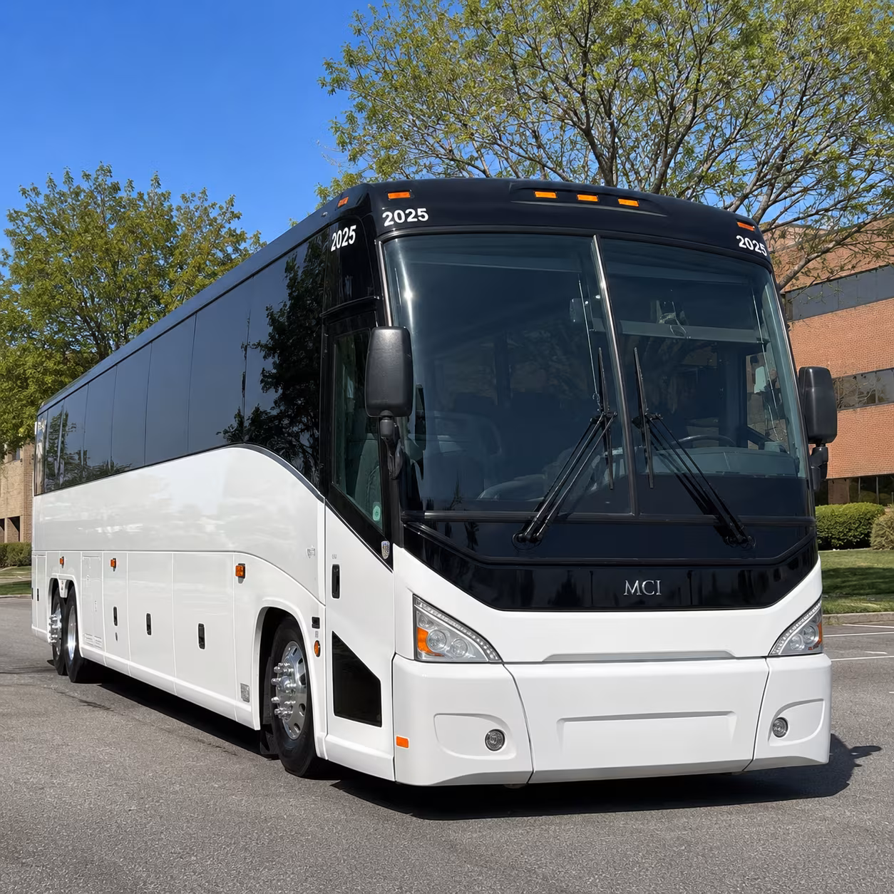employee shuttle buses between chandler campuses and downtown phoenix