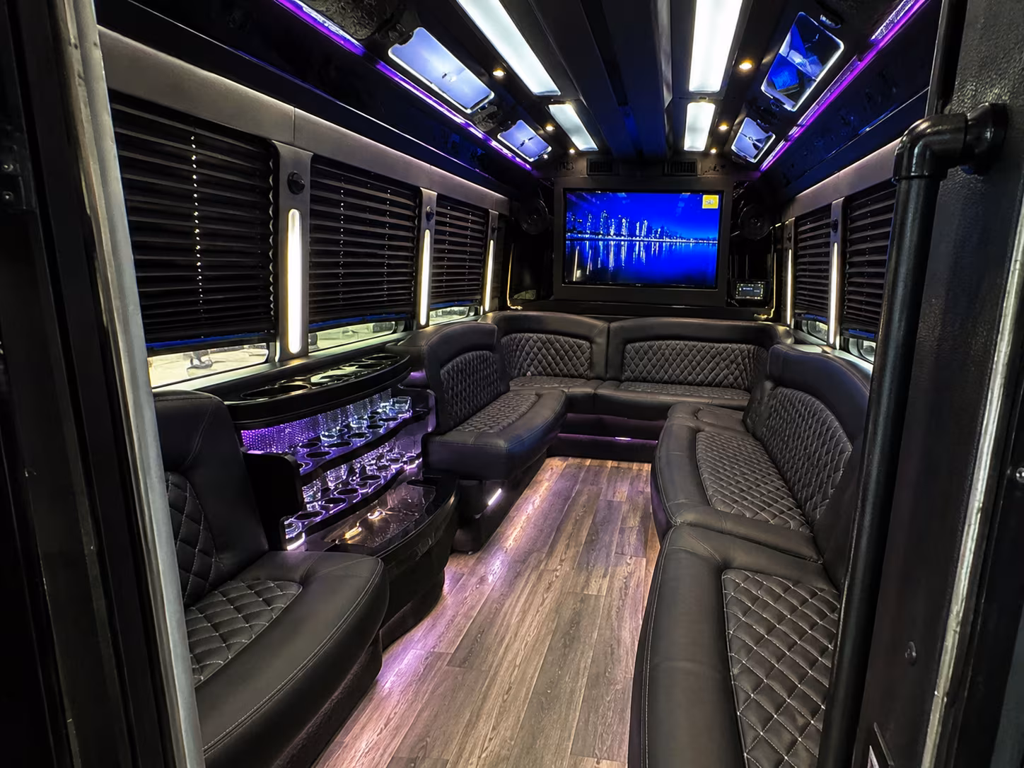 party buses and charter buses to diamondbacks games at chase field